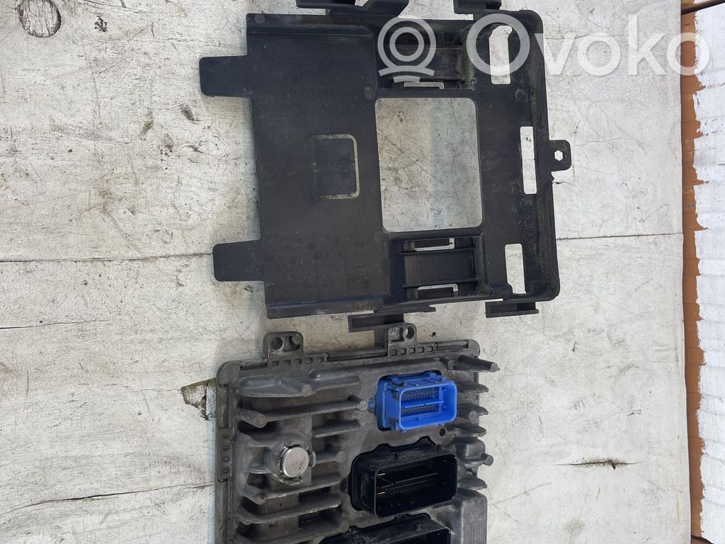 Opel Insignia B Engine control unit/module 