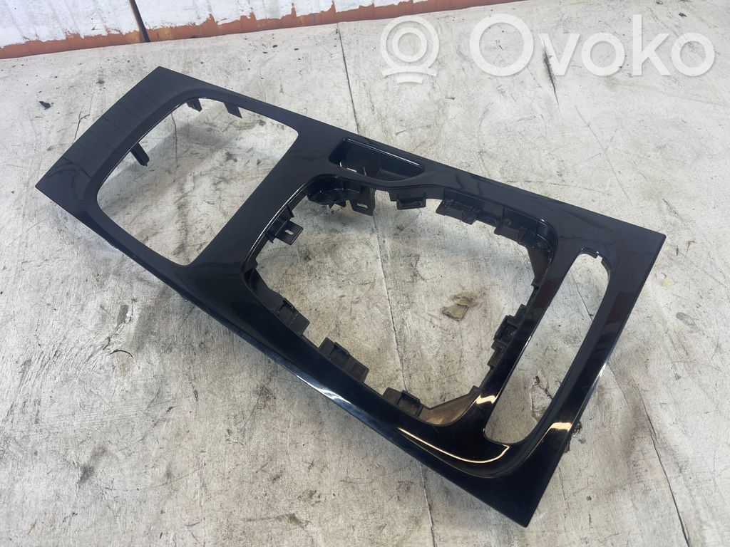 Opel Insignia B Ramka drążka zmiany biegów 