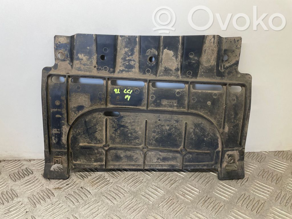 Couvre-soubassement arrière   8044375,51128044375