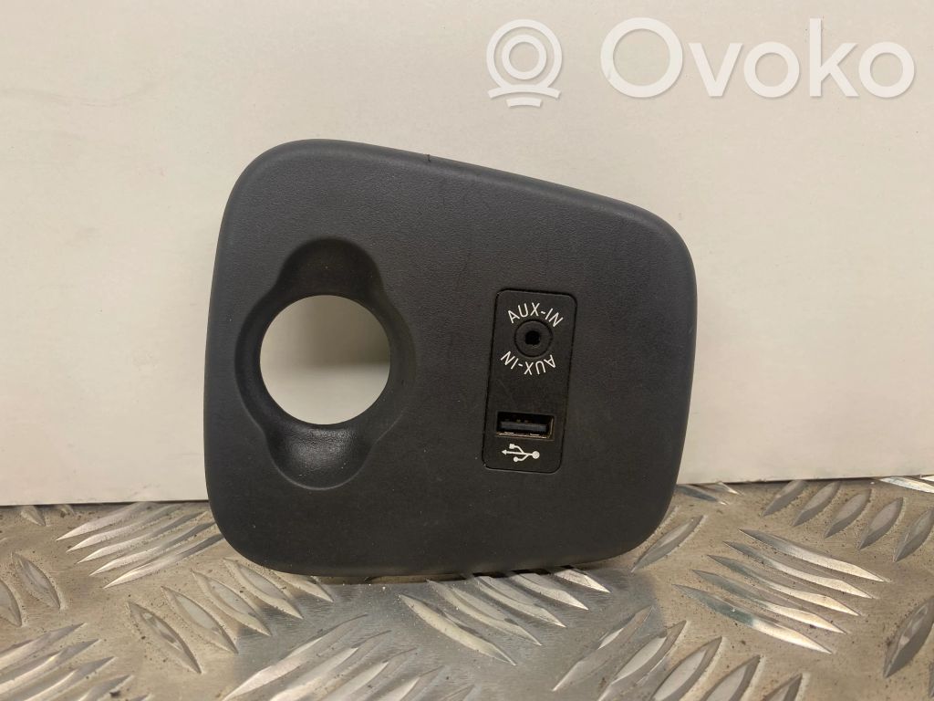 Mini One - Cooper F56 F55 AUX in-socket connector 