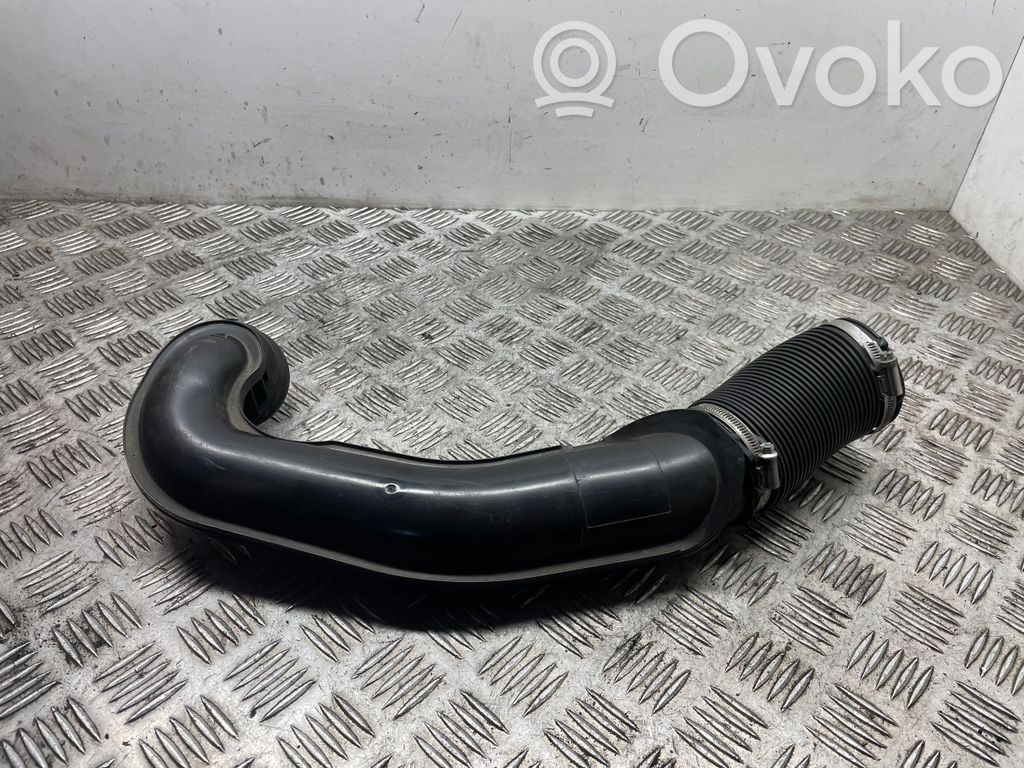 Volvo C30 Ilmanoton kanavan osa 