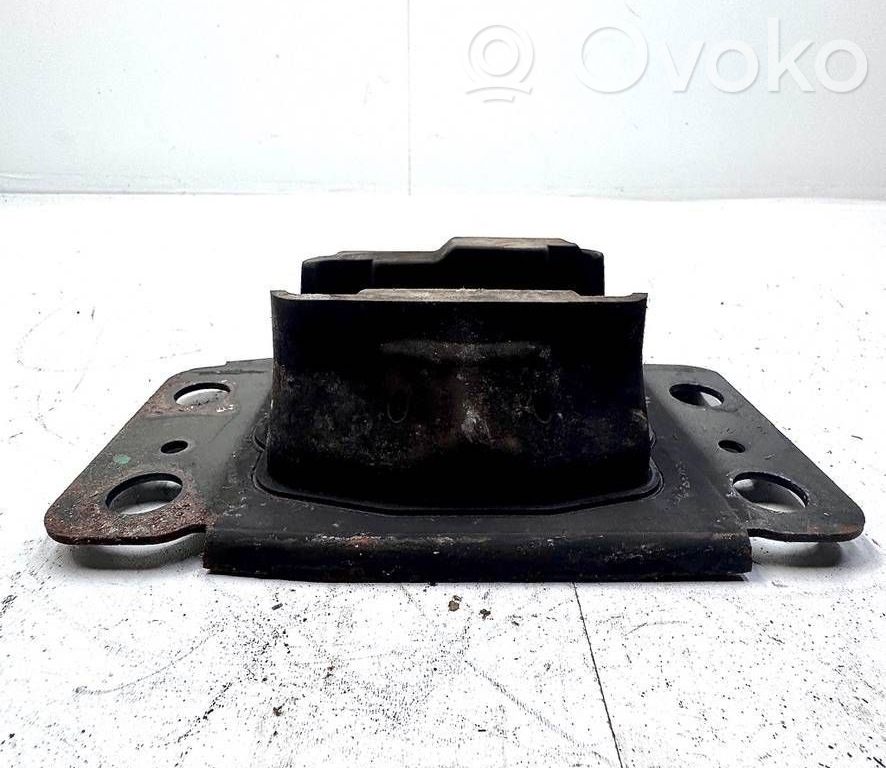 Ford Fusion II Engine mount bracket 