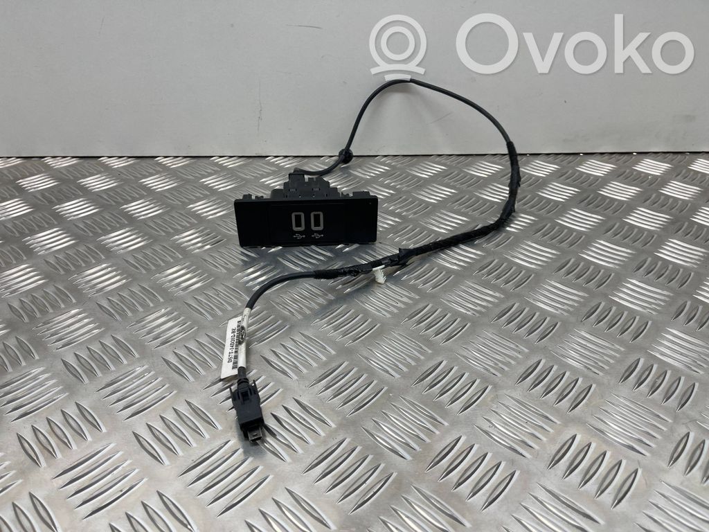 Ford C-MAX II USB socket connector 