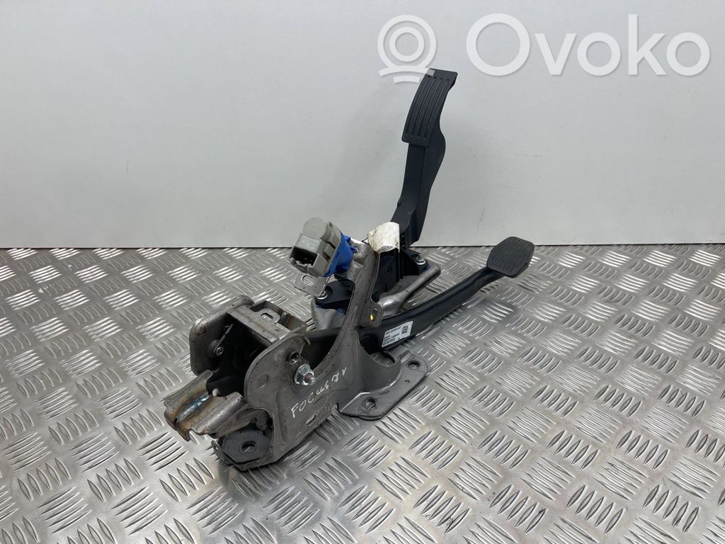 Ford Focus Pedāļu montāža 