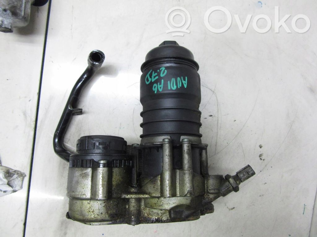 Audi A6 S6 C6 4F Oil filter mounting bracket 