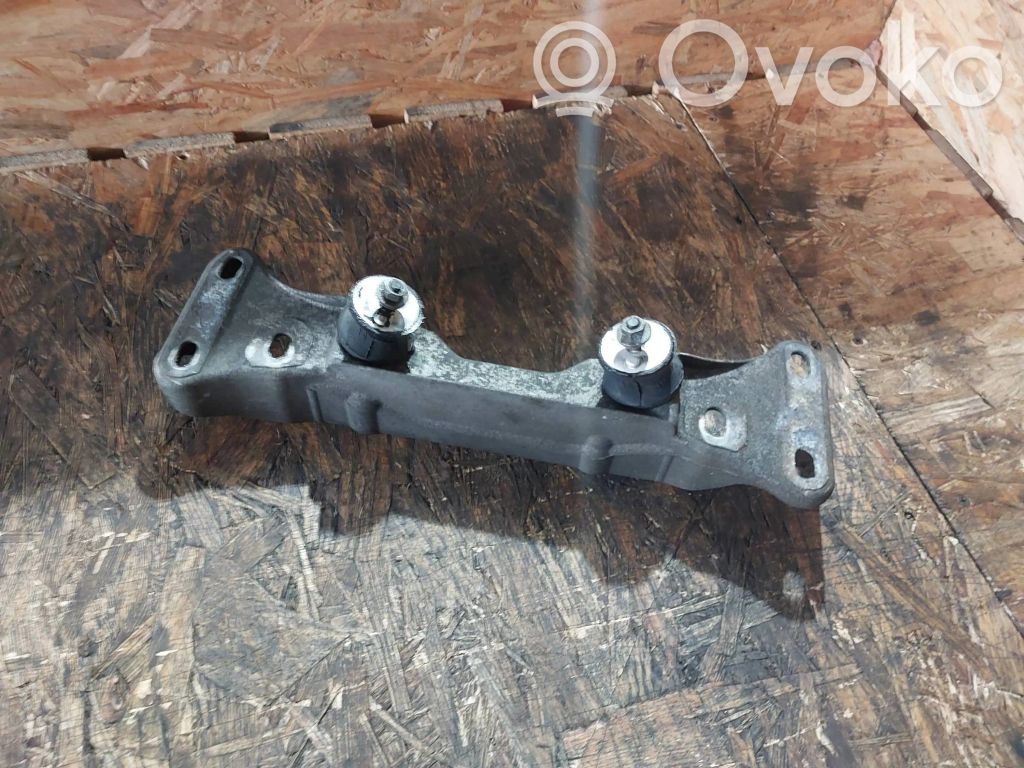 Gearbox mounting bracket   1092476