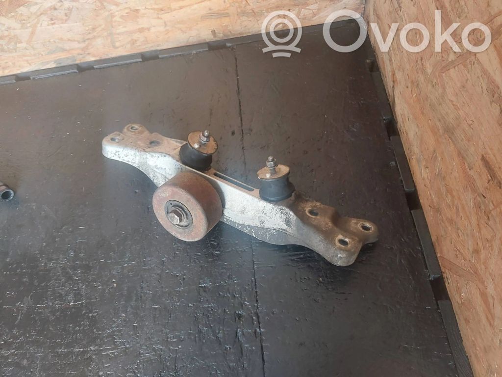 BMW 5 E39 Engine mount bracket 