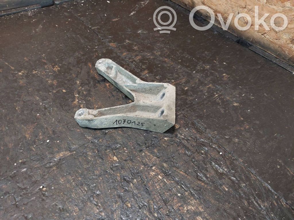 BMW 3 E46 Engine mounting bracket 