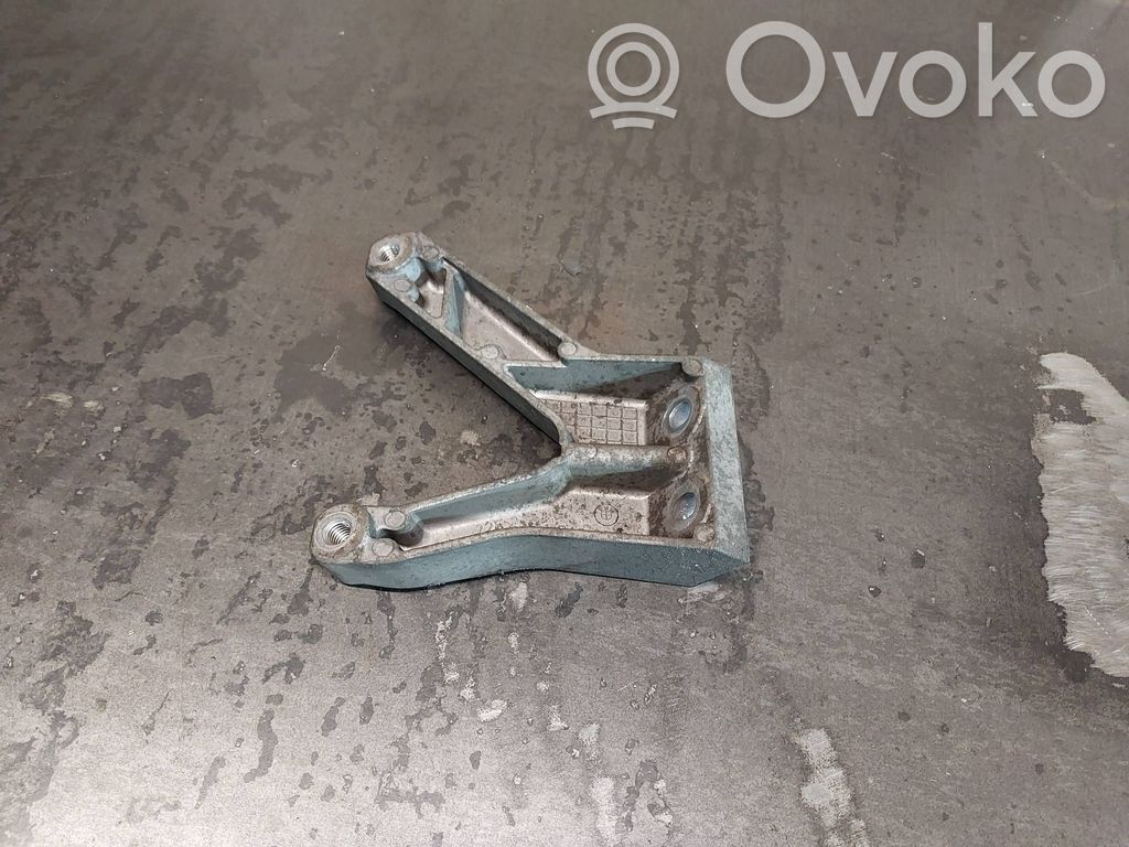 BMW 3 E46 Engine mounting bracket 