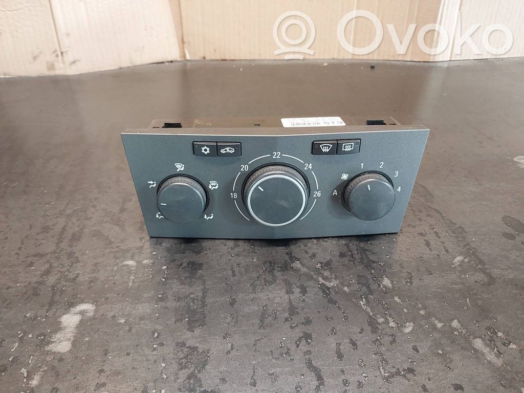 Opel Astra H Climate control unit 