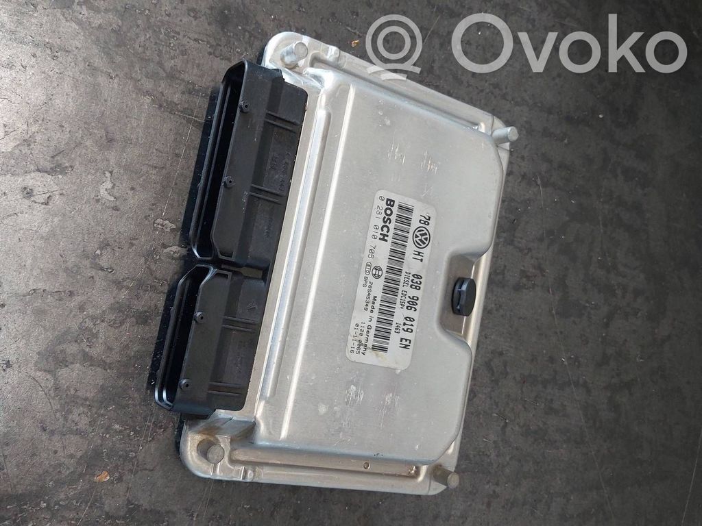 Volkswagen PASSAT B5.5 Engine control unit/module 
