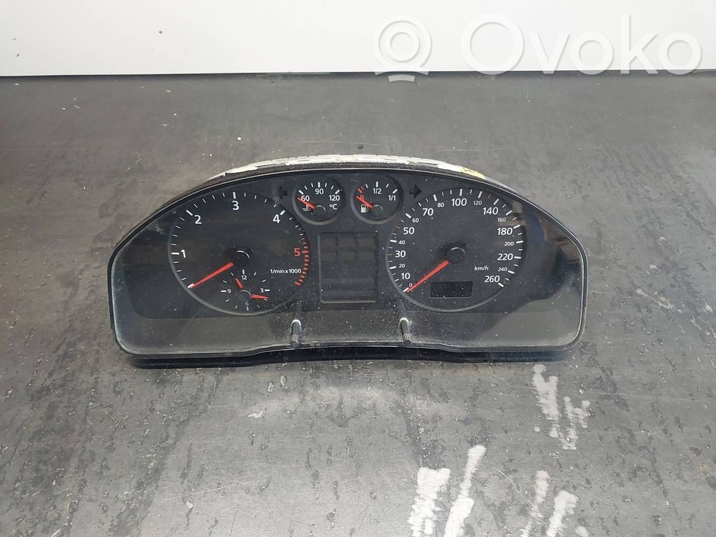Audi A4 S4 B5 8D Speedometer (instrument cluster) 