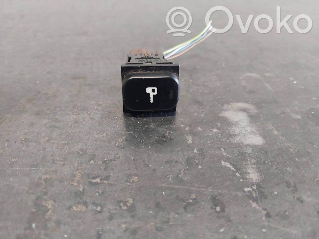 Peugeot 607 Central locking switch button 