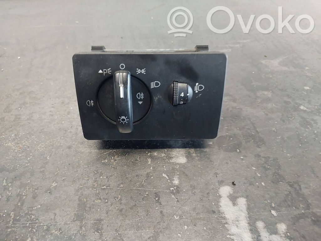 Ford C-MAX I Light switch 