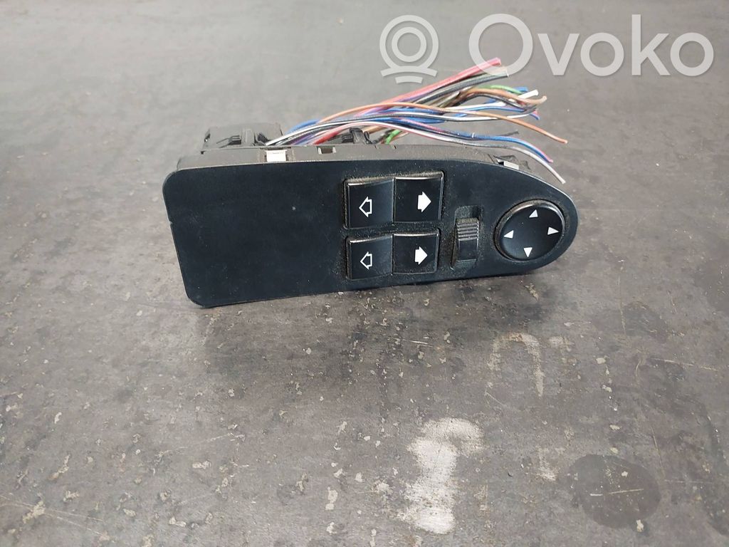 Electric window control switch   8368988