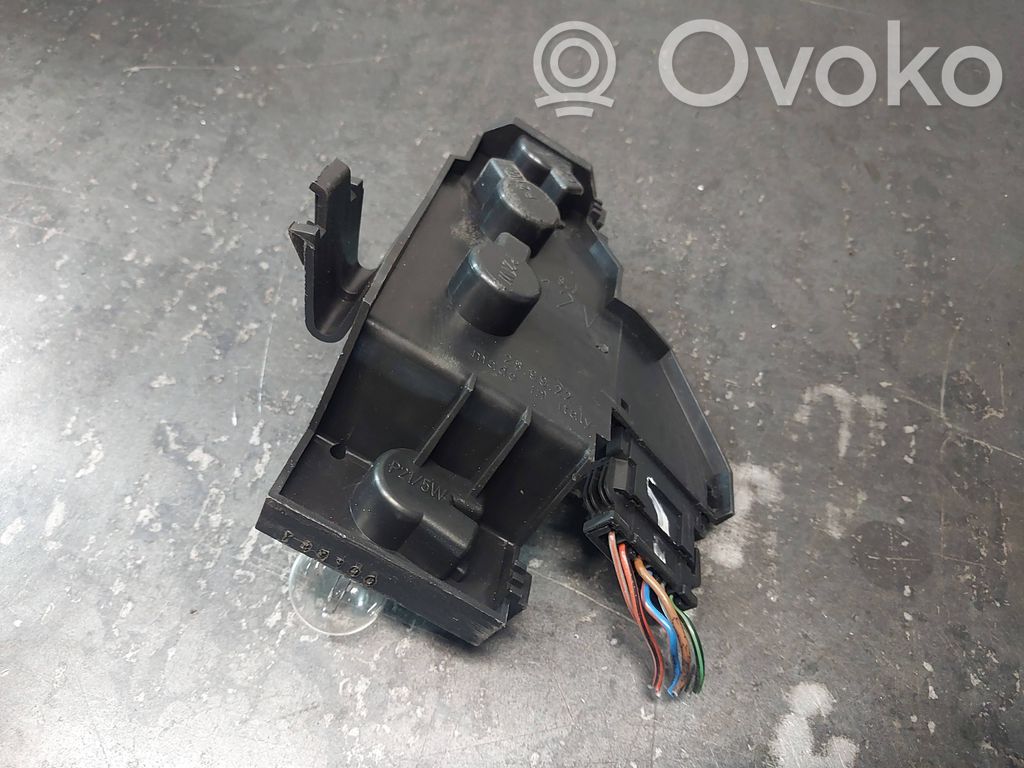 Audi A4 S4 B5 8D Tail light bulb cover holder 