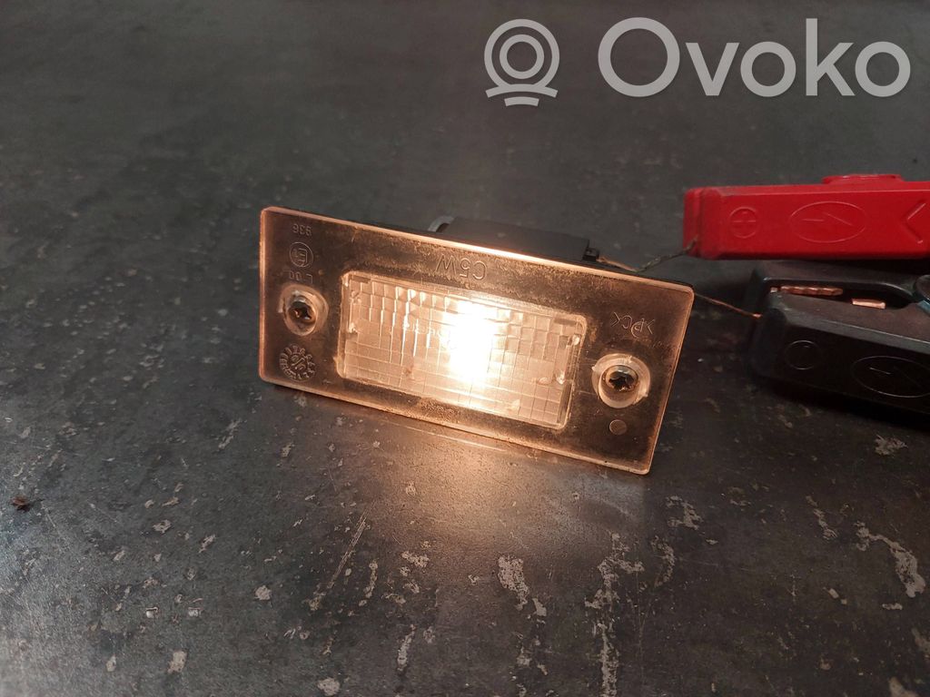 Audi A3 S3 8L Lampa oświetlenia tylnej tablicy rejestracyjnej 