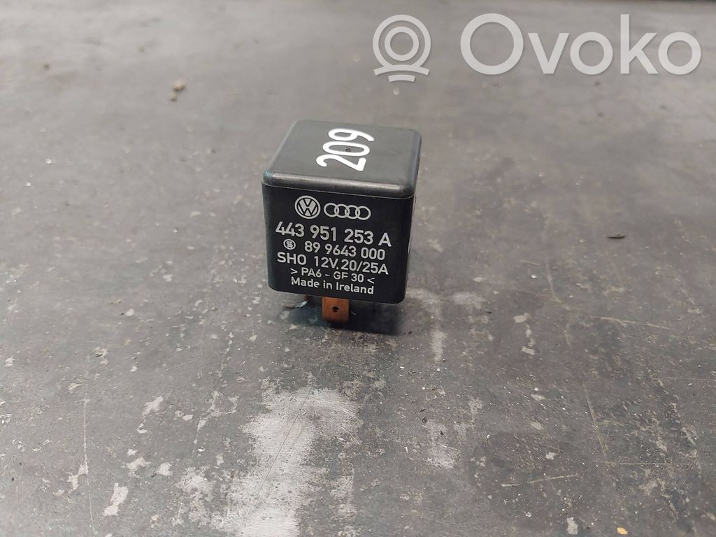 Audi A4 S4 B5 8D Other relay 