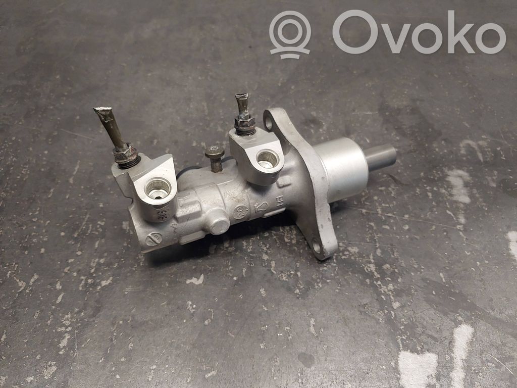 BMW 3 E46 Master brake cylinder 