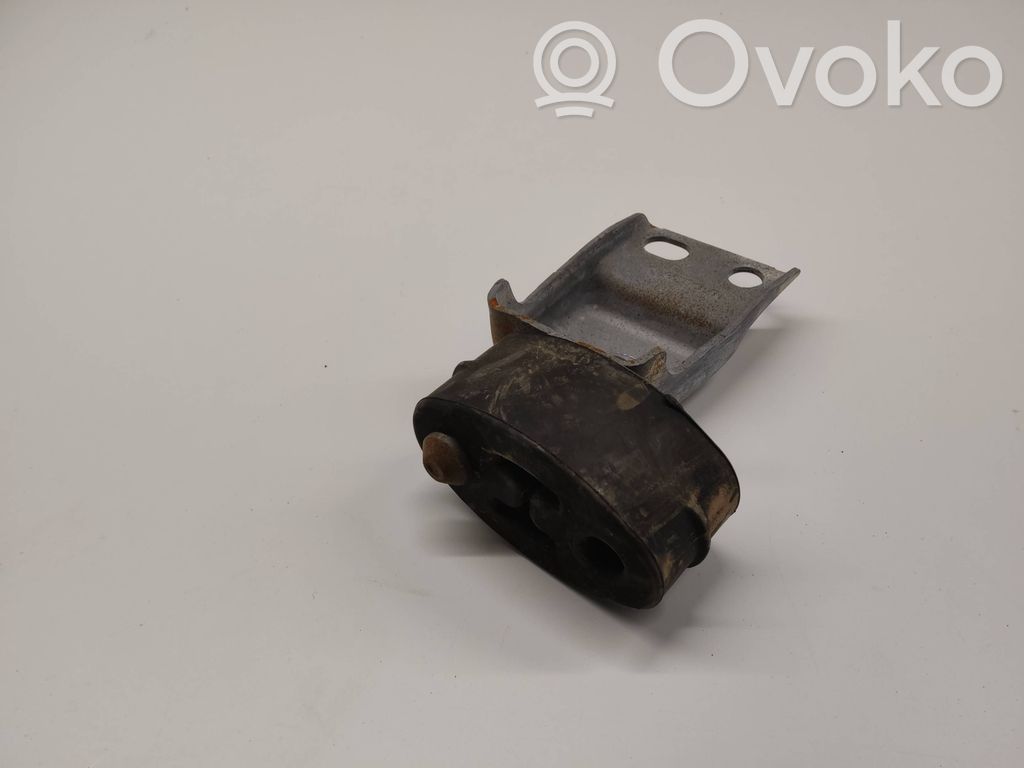 Volvo XC40 Muffler mount bracket/holder 