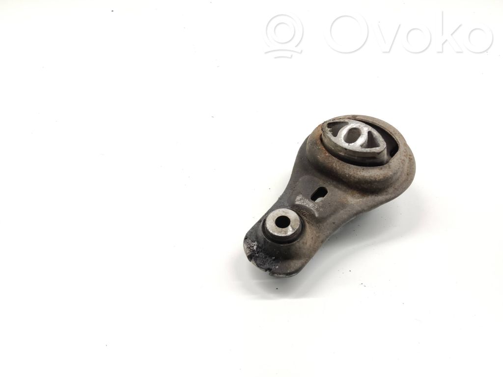 Nissan NV400 Engine mount bracket 