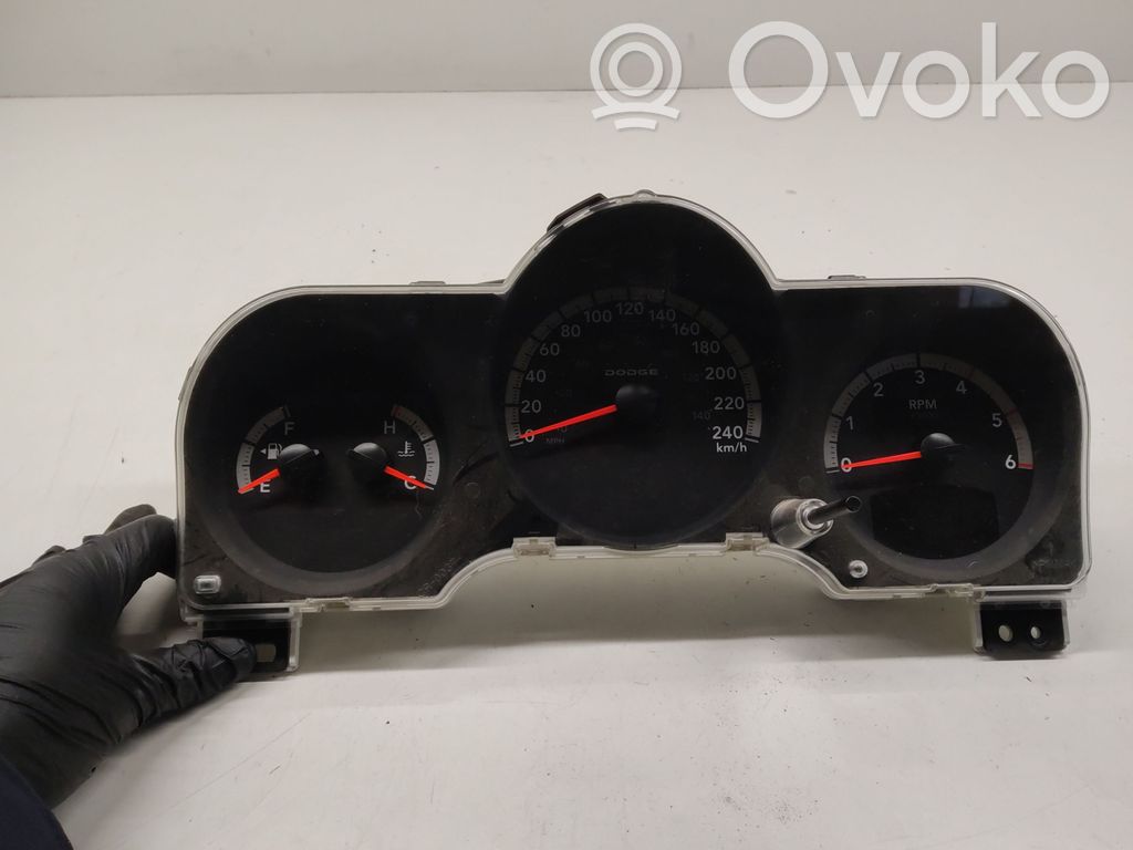 Dodge Nitro Spidometrs (instrumentu panelī) 