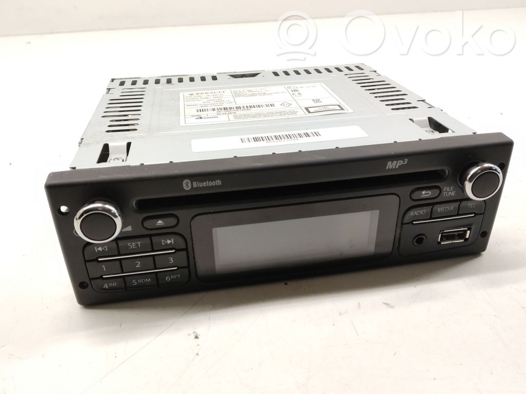 Renault Kangoo II Panel / Radioodtwarzacz CD/DVD/GPS 