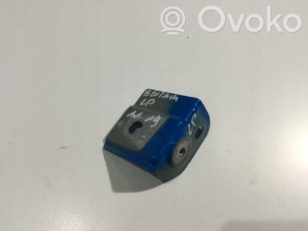 Audi A1 Fender mounting bracket 
