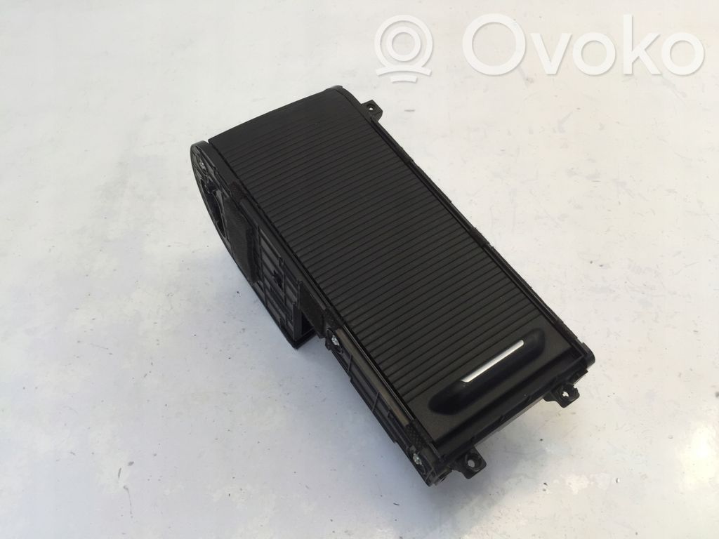 KIA Ceed Becherhalter Getränkehalter Cupholder vorne 