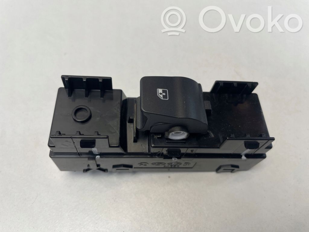 Hyundai i30 Electric window control switch 