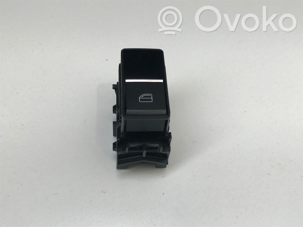 Mazda MX-30 Quarter vent window switch 