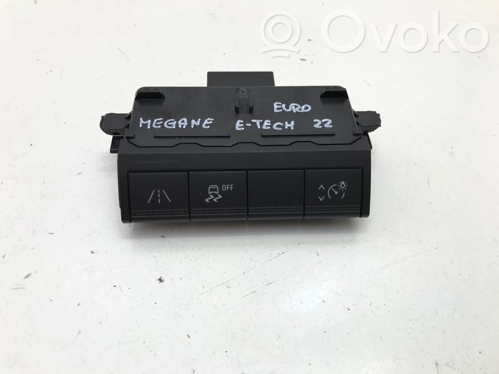 Renault Megane E-Tech A set of switches 