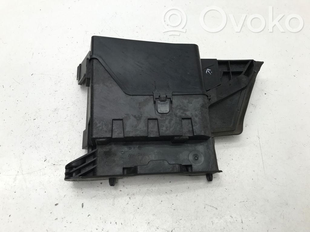 BMW 2 Active Tourer U06 Engine control unit box 
