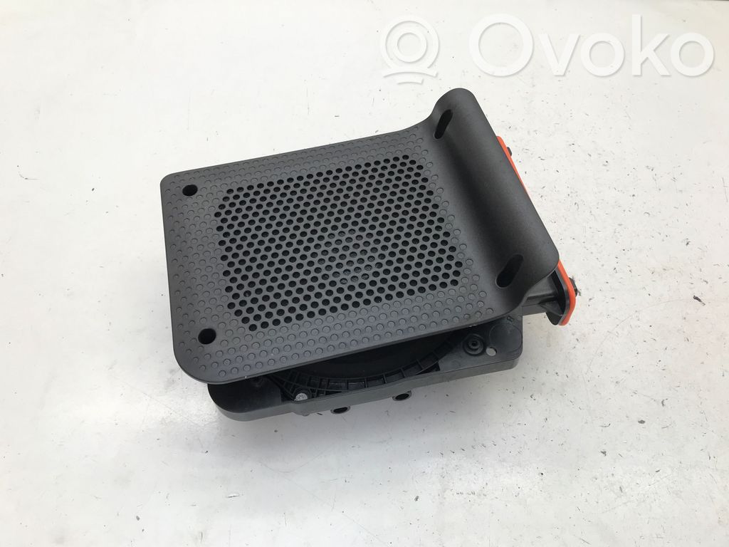 BMW 2 Active Tourer U06 Subwoofer 