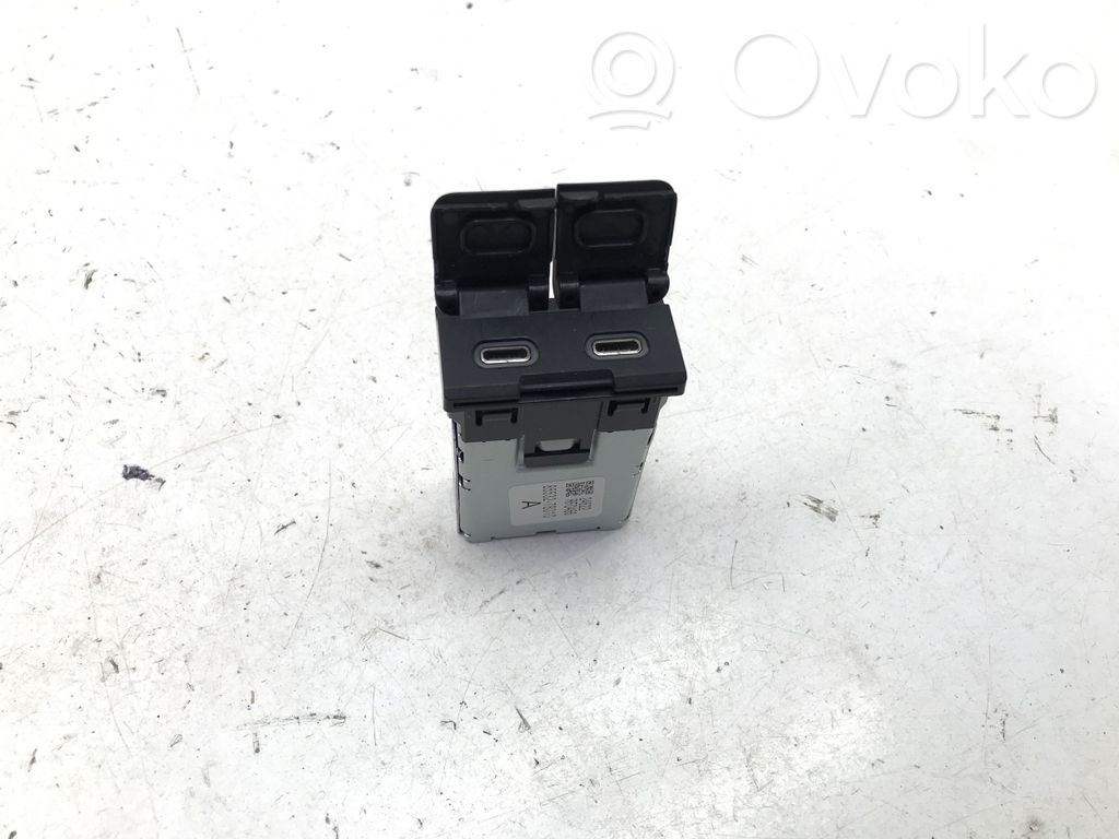 Lexus LBX USB socket connector 