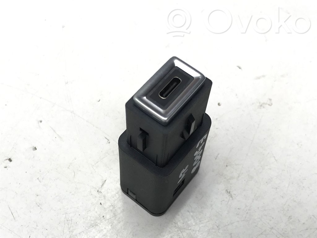 Peugeot 3008 III Разъем USB 