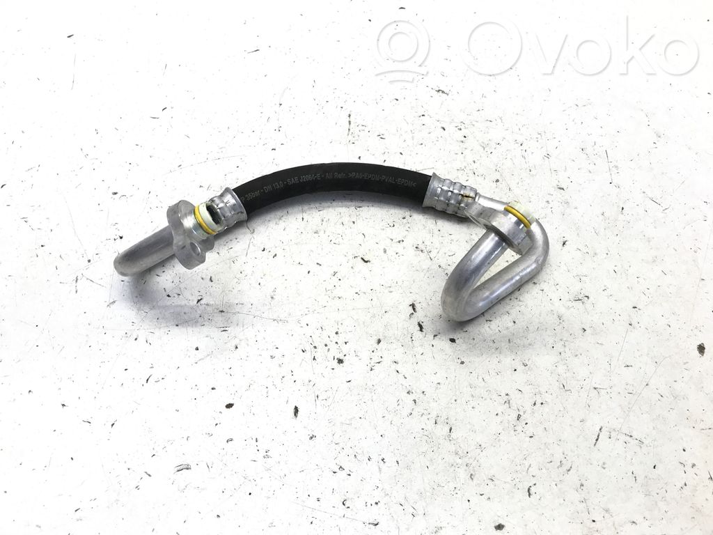 Volvo XC40 Ilmastointilaitteen putki (A/C) 