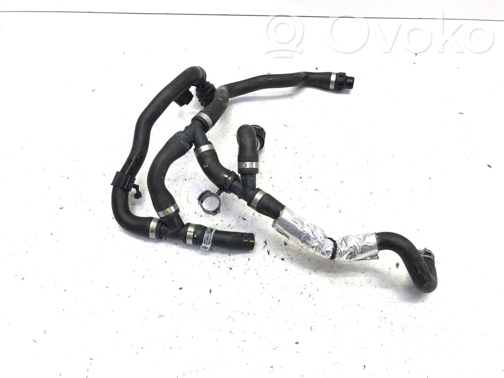 Volvo XC40 Engine coolant pipe/hose 