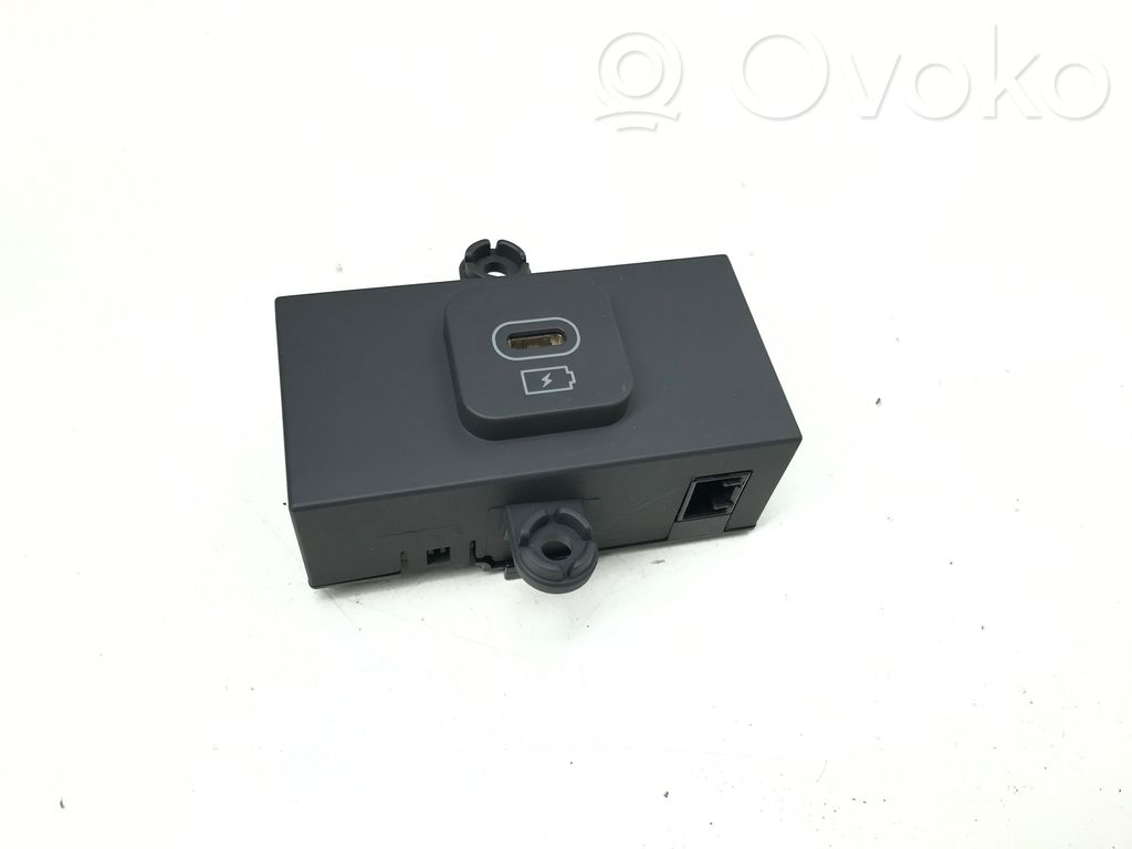 Gniazdo / Złącze USB   96125DO310,10R0611830