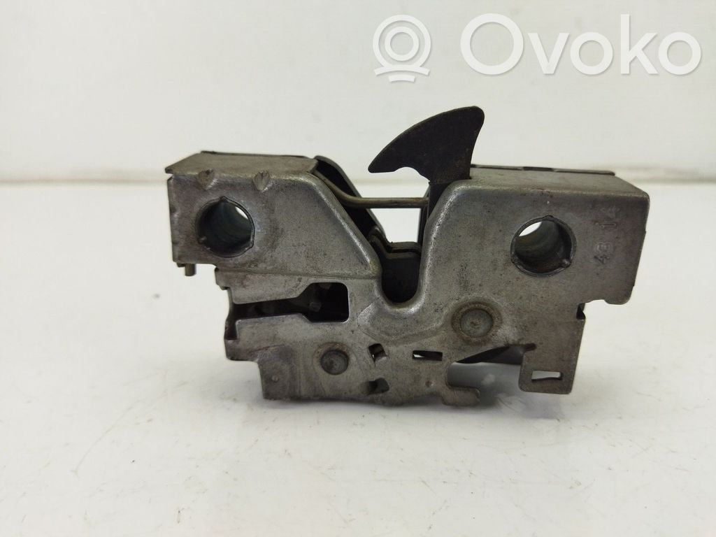 Tie down hook / loop   1S0823509B