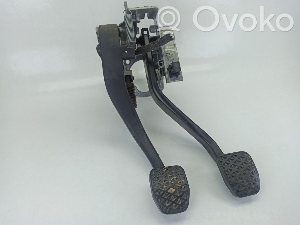 Pedal de embrague   42322403