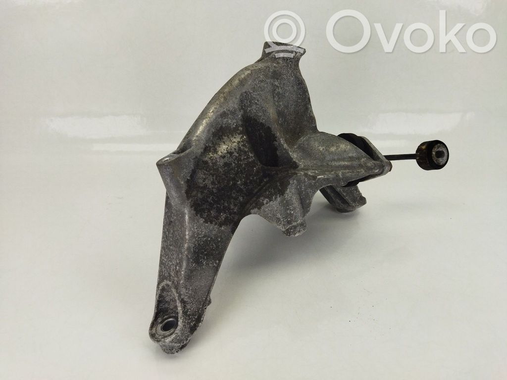 Audi A4 S4 B9 8W Engine mount bracket 