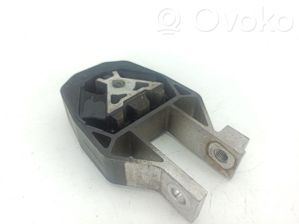 Engine mount bracket   CV616P082DC