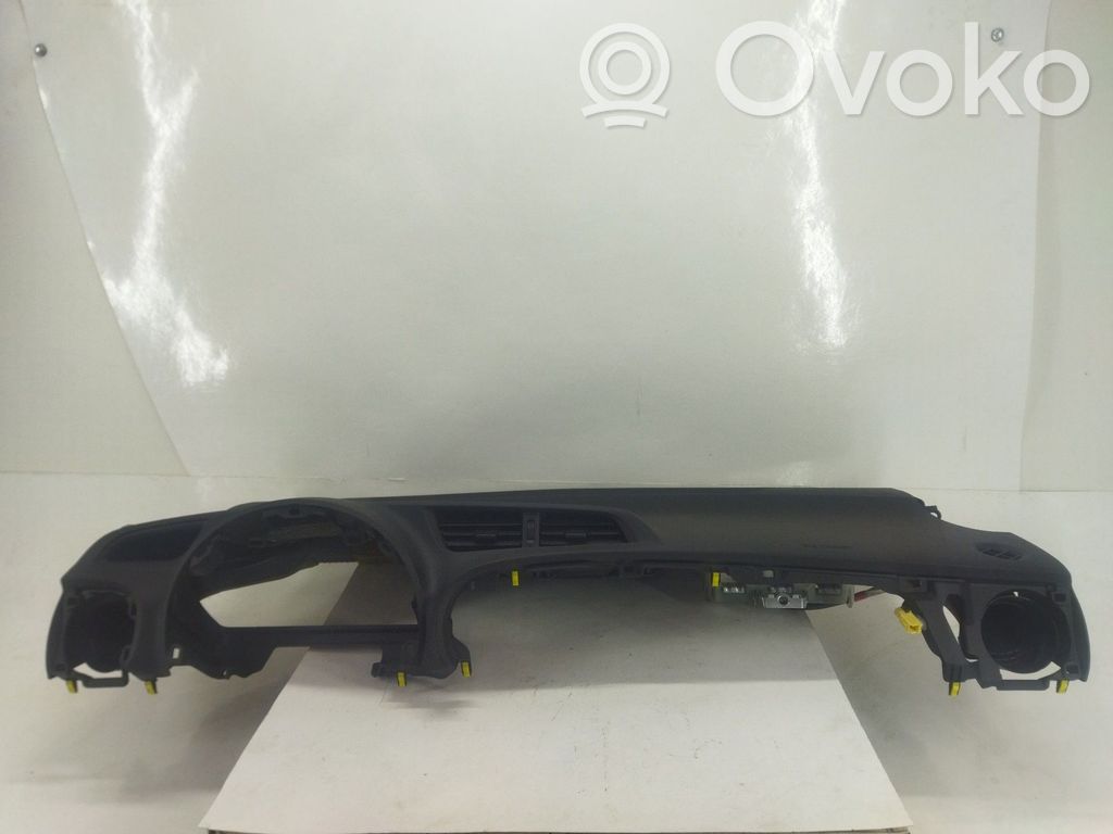 Toyota Yaris Deska rozdzielcza 