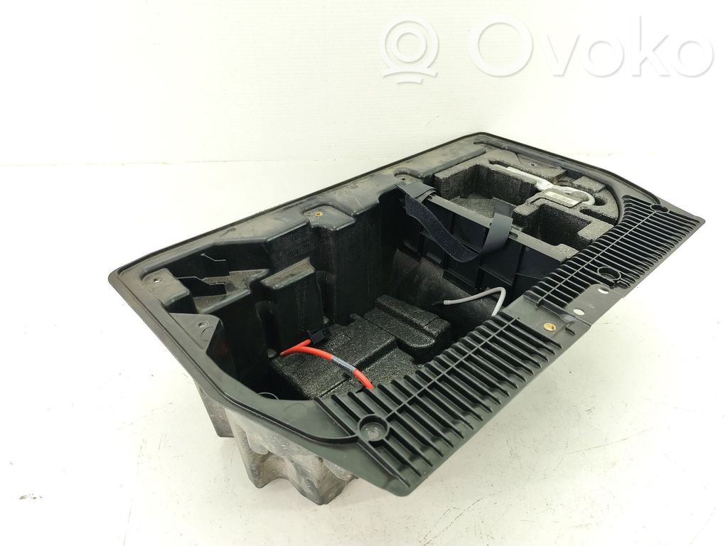 BMW X1 E84 Tapa/cubierta para la caja de la batería 
