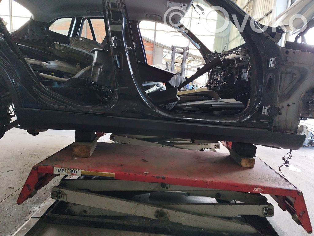 BMW X1 E84 Sill 