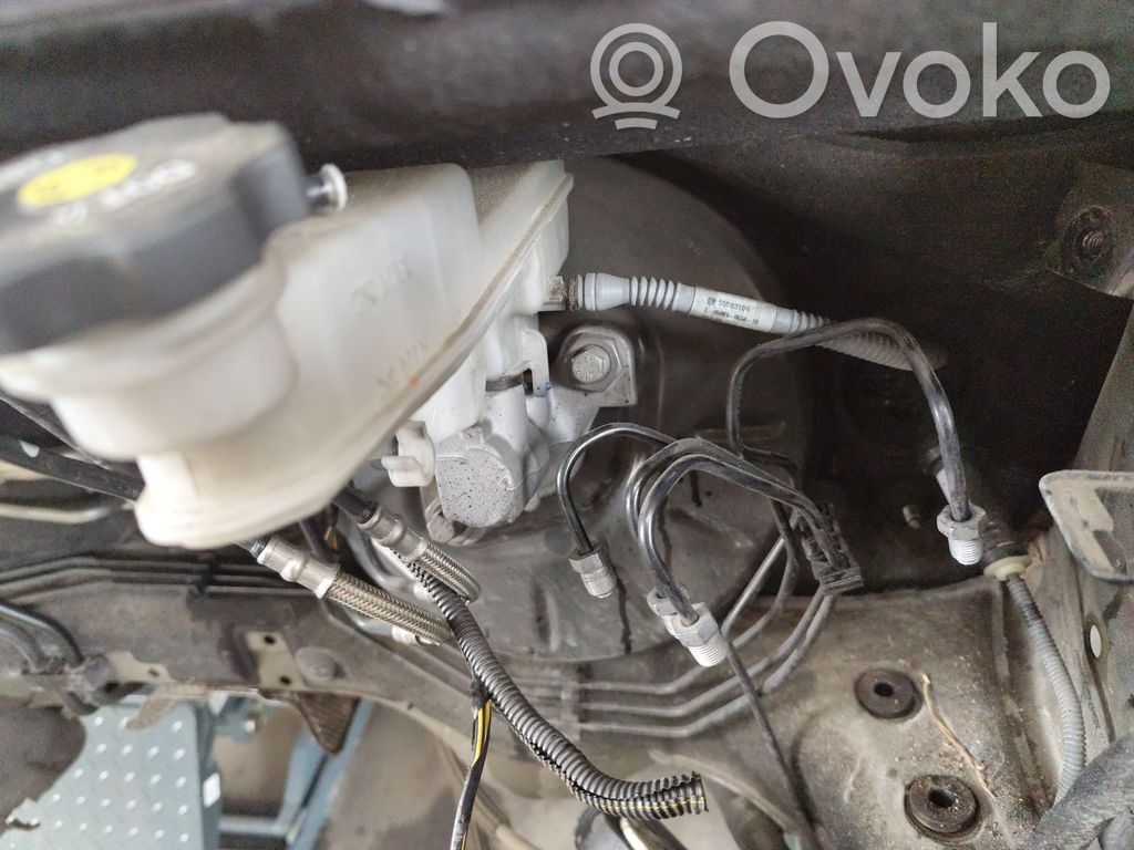 Opel Astra K Jarrutehostin 