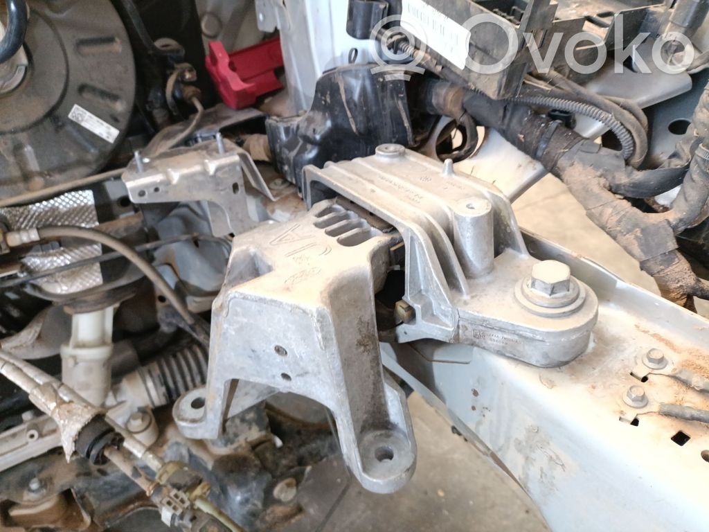 Ford Focus Engine mount bracket 