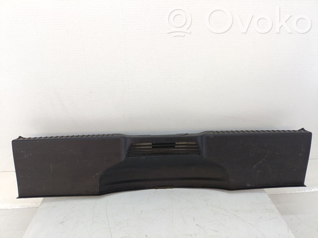 Bottom trim   JX7BA40352A