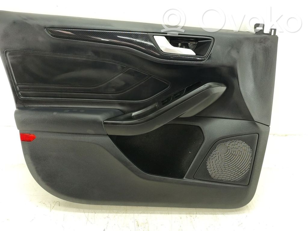 Ford Focus Priekšējo durvju apdare 